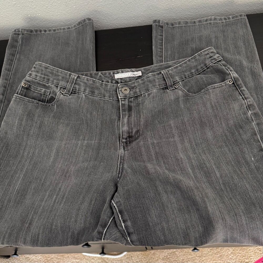 Chicos platinum design women’s gray ultimate fit boot leg jeans Size 00 (XXS 2)